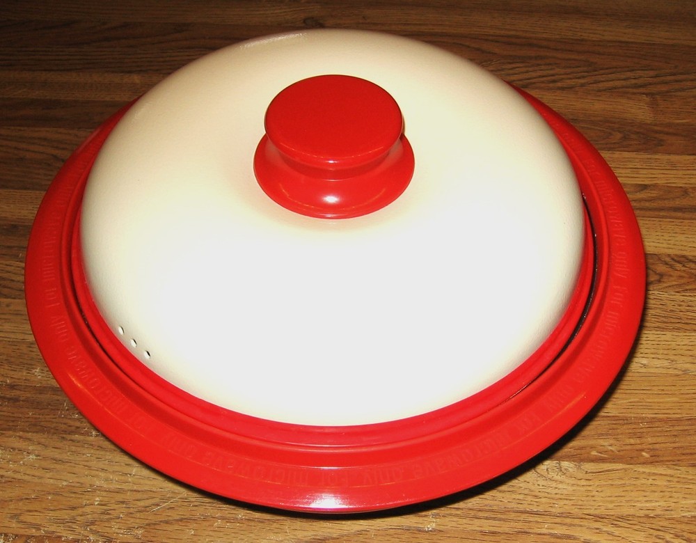 Range Mate Microwave Cooker With 2 Inserts/Red & White/NO BOOK/Light Use