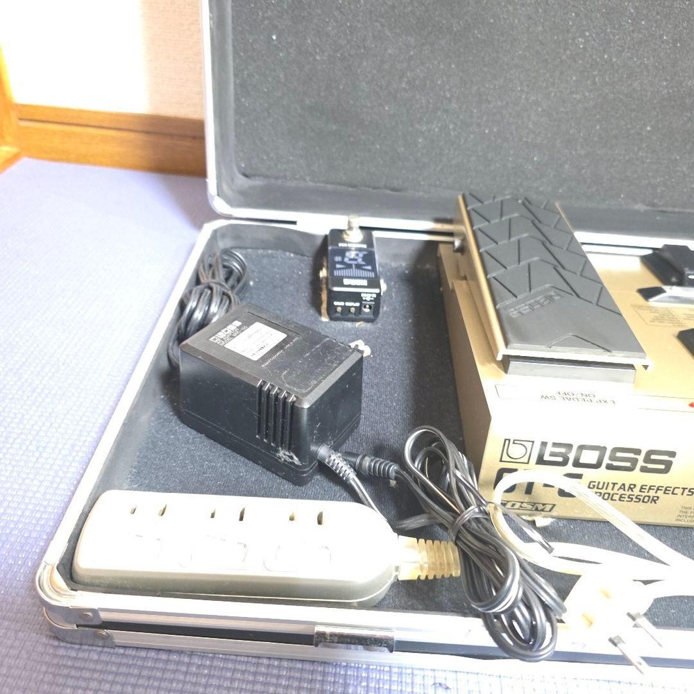 BOSS GT-6 Multi-Effects Processor with Hard Case and KORG Tuner