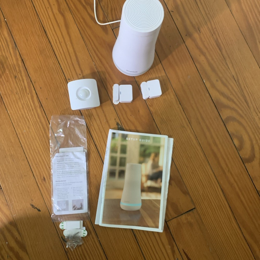 Simply Safe Security System- missing keypad and smoke detector.
