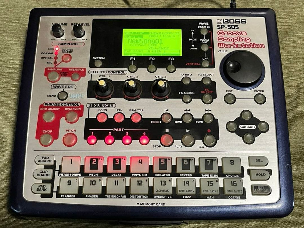 BOSS SP-505 Sampler Groove Sampling Workstation MIDI Pads Effects