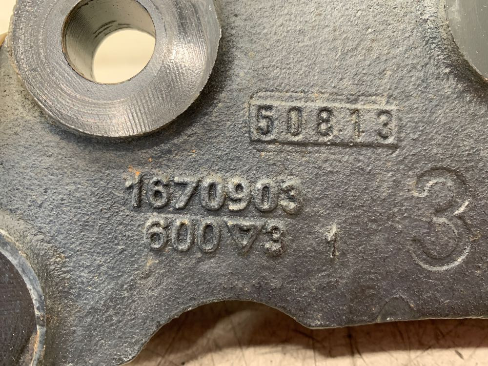 2014 Peterbilt 587 Engine Mount 1670903 (548-11748)