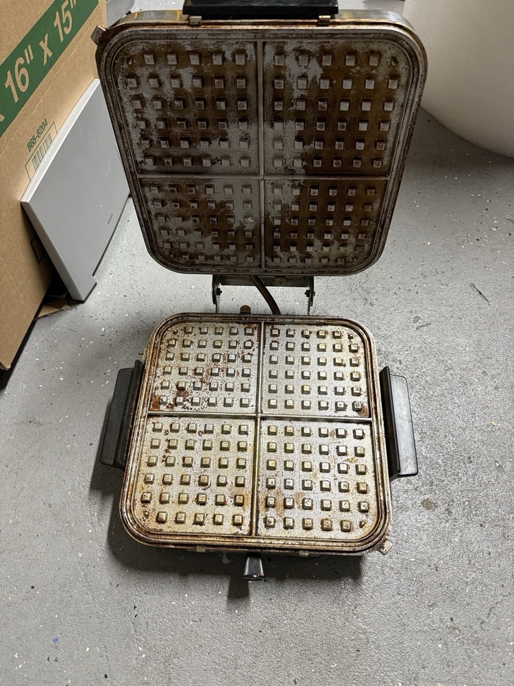 Vintage Sears Kenmore automatic waffle Baker Model 632 Removable Plates! Nice!