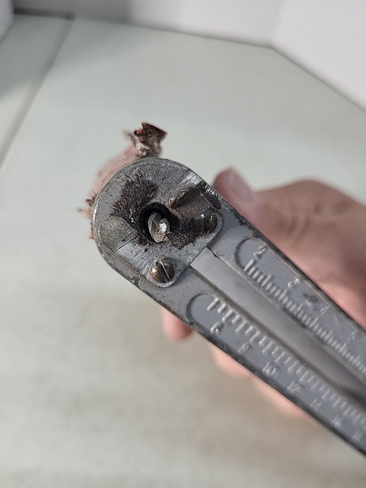 Adjustable Hole Circle Cutter 12", Brand Unknown