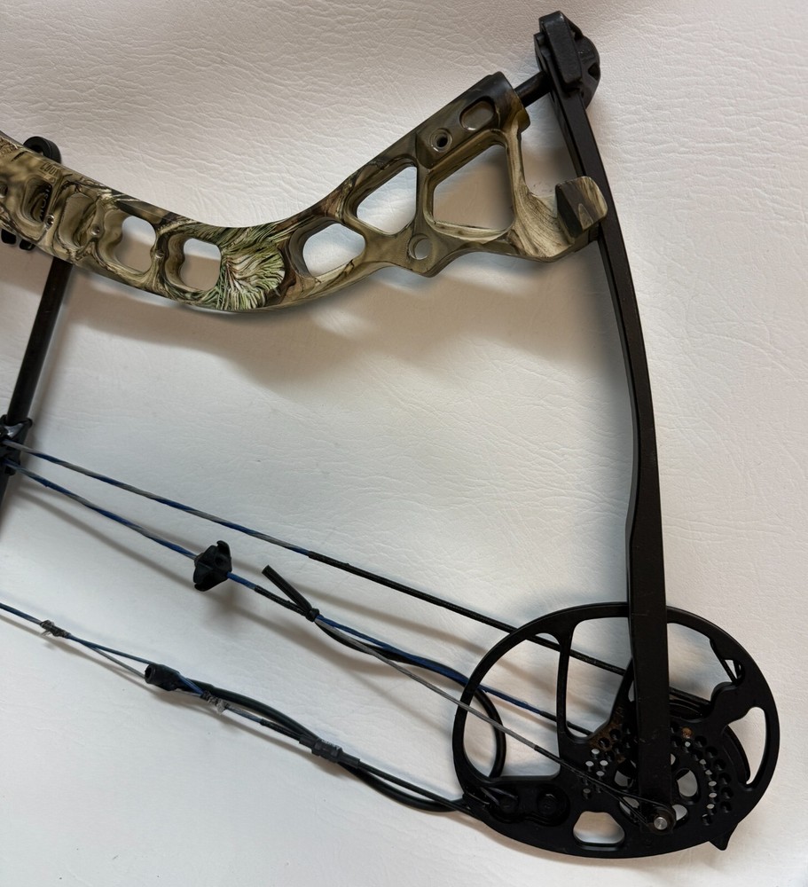 Diamond BowTech Infinite Edge Pro 5-70# 13-31in Compound Bow RH