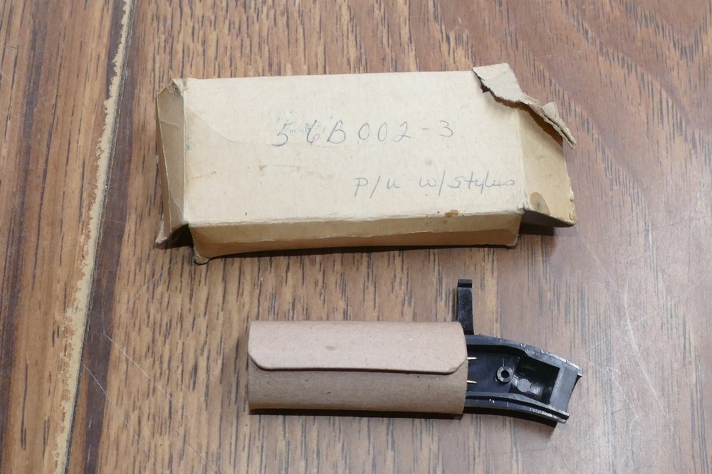 Vintage Turntable Head Shell - Magnavox?