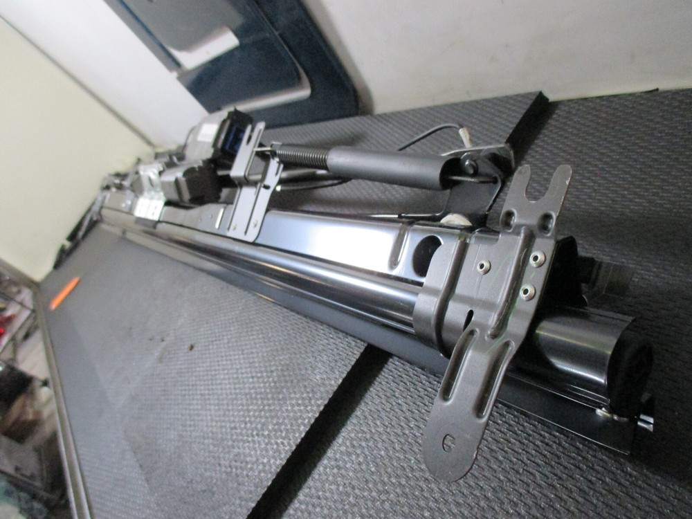 2005 Acura RL - Rear Power Sun Shade Assembly