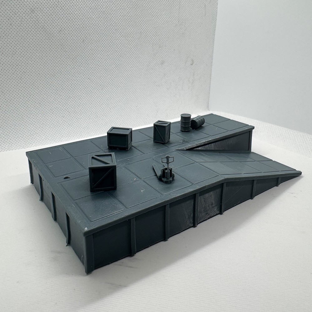 LaoYao 1/64 Wide Railway Platform Loading Dock With Cargo