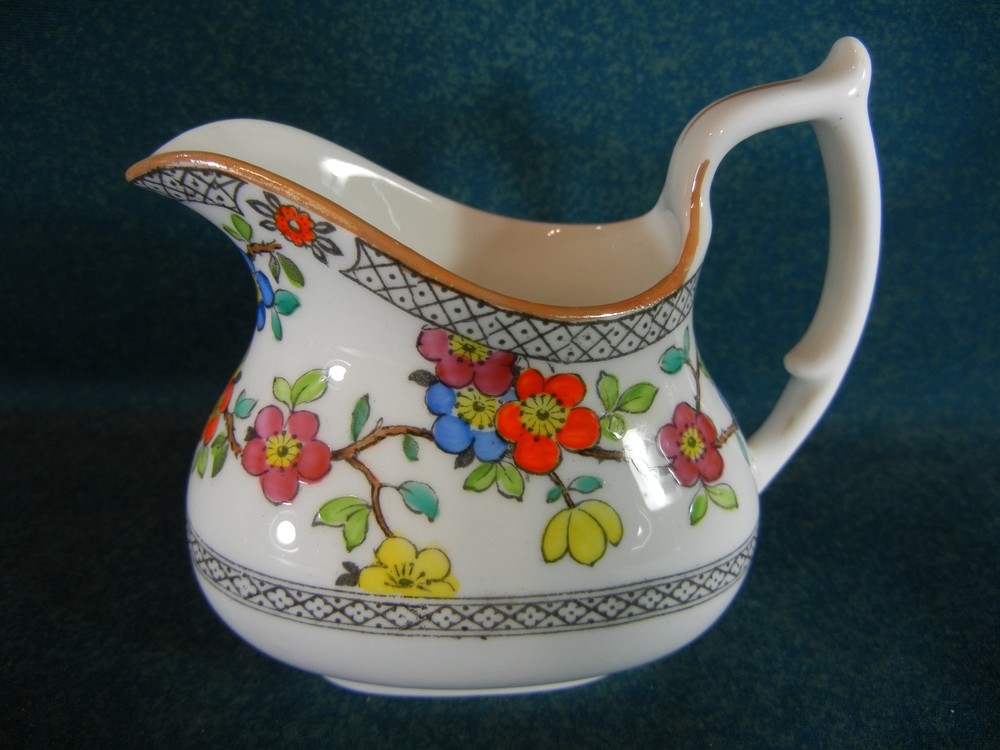 Spode Spring Y5657 Bone China Creamer