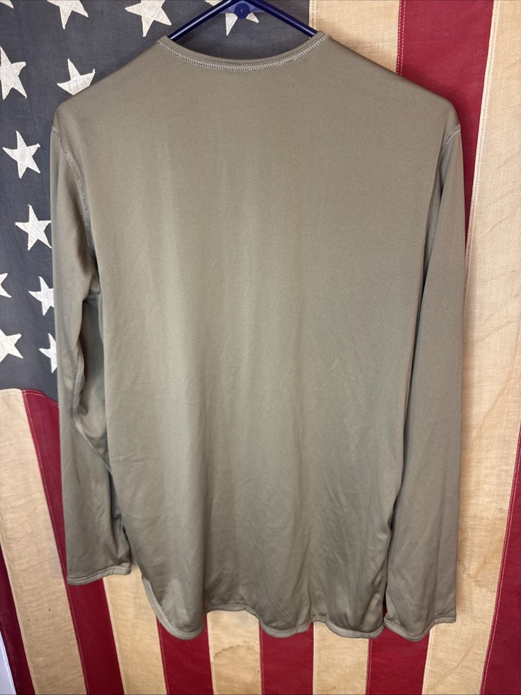 Medium Regular Coyote Silk Weight Undershirt Top ECWCS Army D166