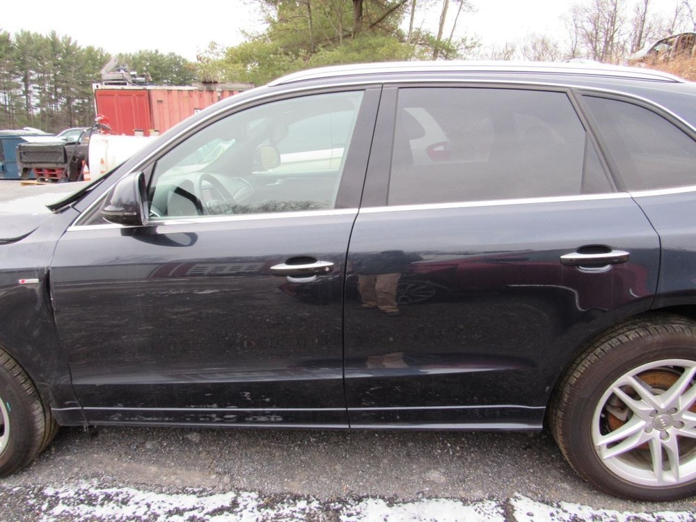 Q5 2015 Glove Box 1104746
