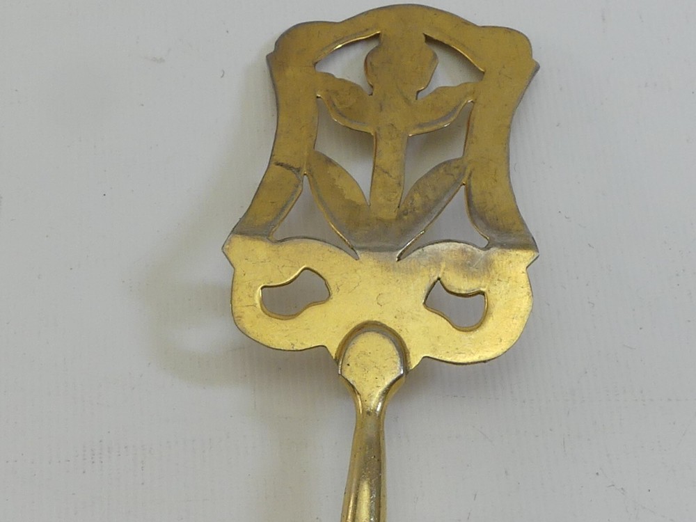 (RefJOH16) Antique silver plated small server fish slice, kitchenalia