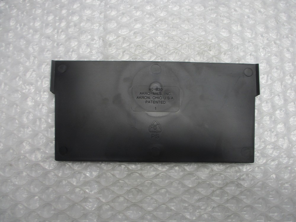AKRO-MILS 40-130 3A564 DIVIDER NSNP