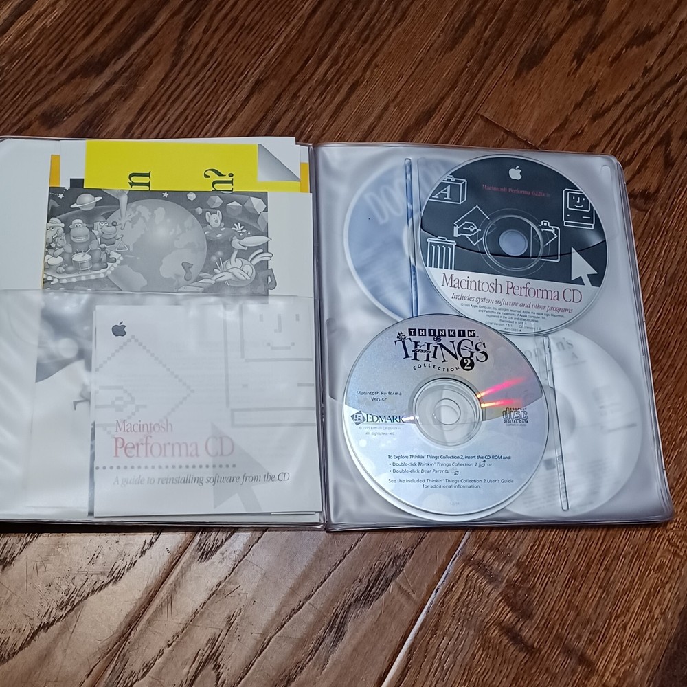 Vintage Lot Of Computer Programs, Booklets & softwares. Microsoft, Macintosh.