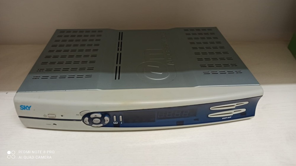 SKY DIGITAL SATELLITE DECODER Model STB-L3001