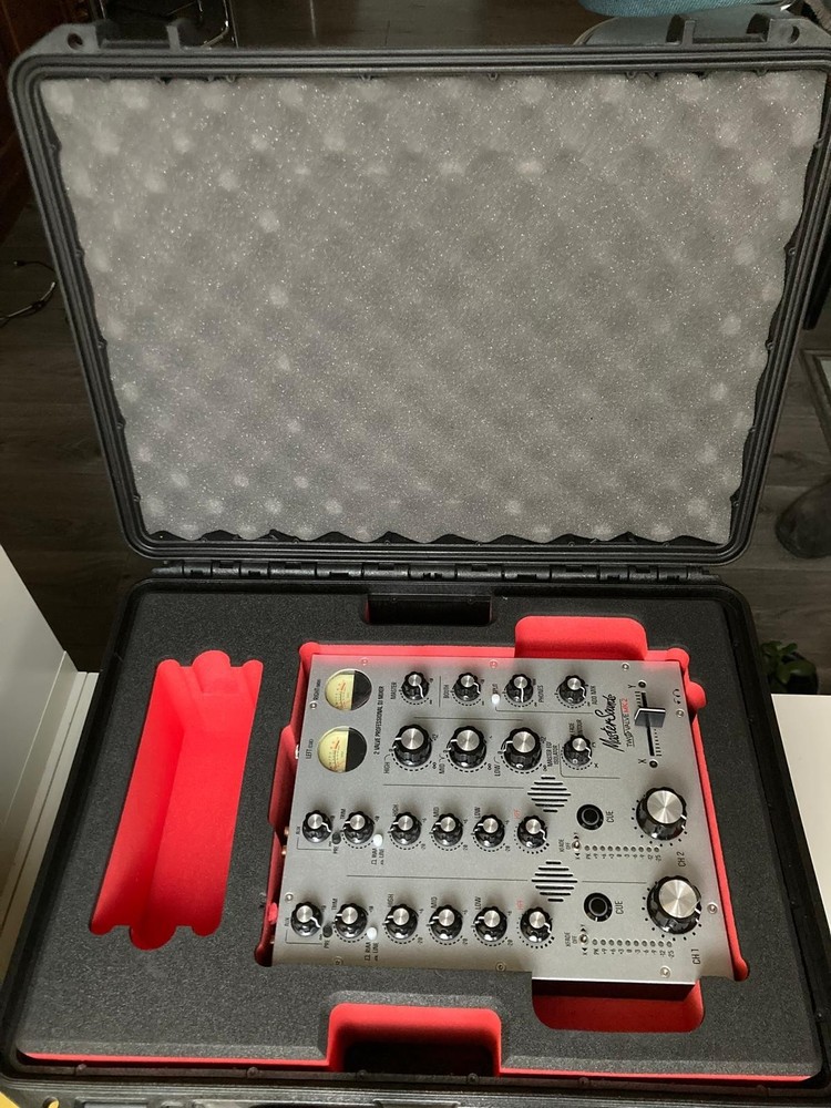 MasterSounds Radius 2 Valve Including Linear PSU And Fitted Flightcase