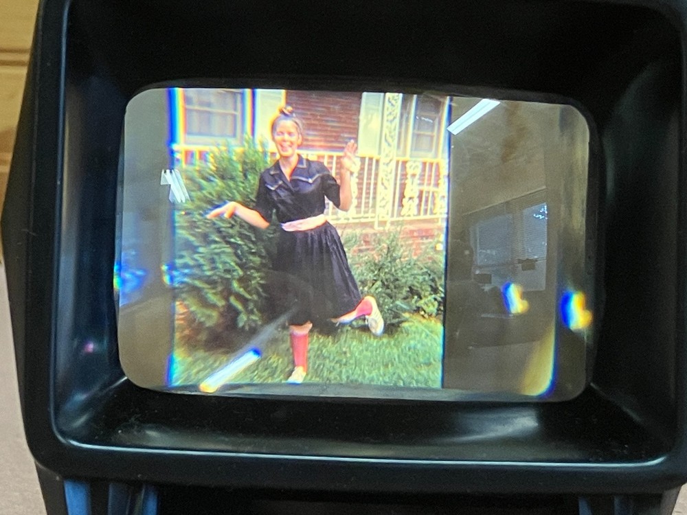 Quantaray 35mm Lighted Slide Viewer