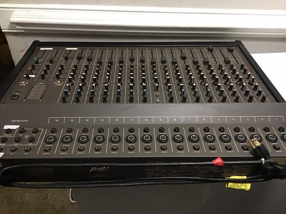 Peavy MD-II 16x2 Mixer Stereo Mixing Console