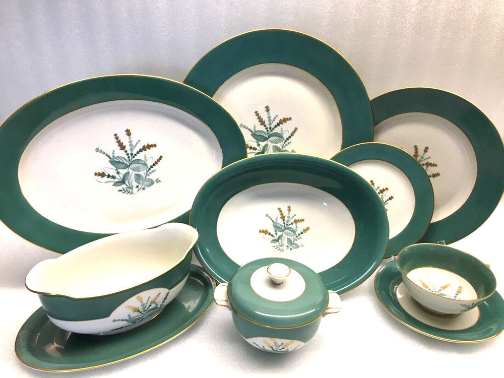 ROB8 by Royal Bayreuth 26 Assorted Pieces
