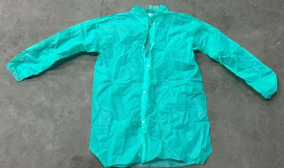 POLYLITE® LONG SLEEVE SNAP FRONT GREEN DISPOSABLE LAB COAT 30/CASE