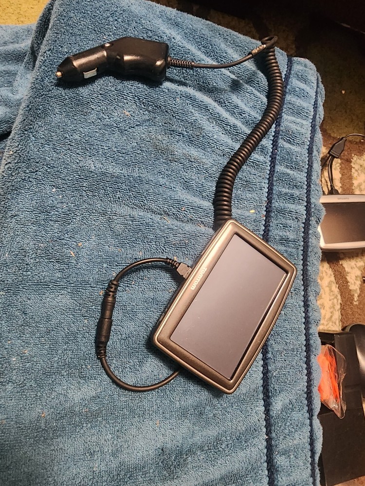 TomTom XL Black GPS 4.5" Screen