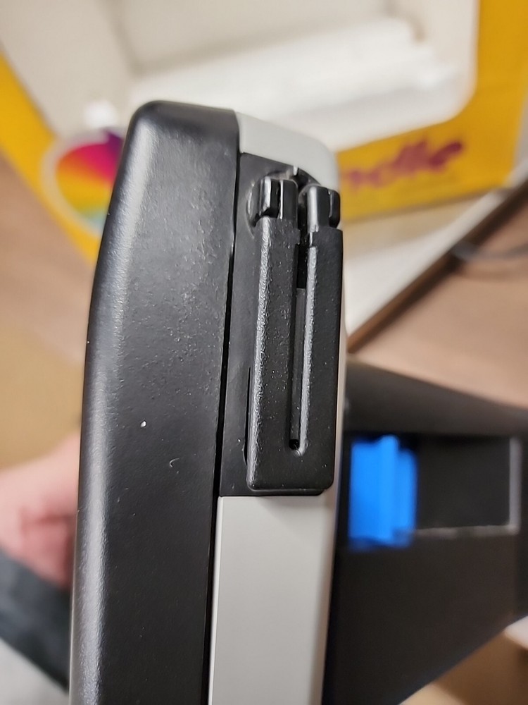 Vintage Kodak " The Handle " Instant Camera NEEDS BATTERY Package DAMAGE