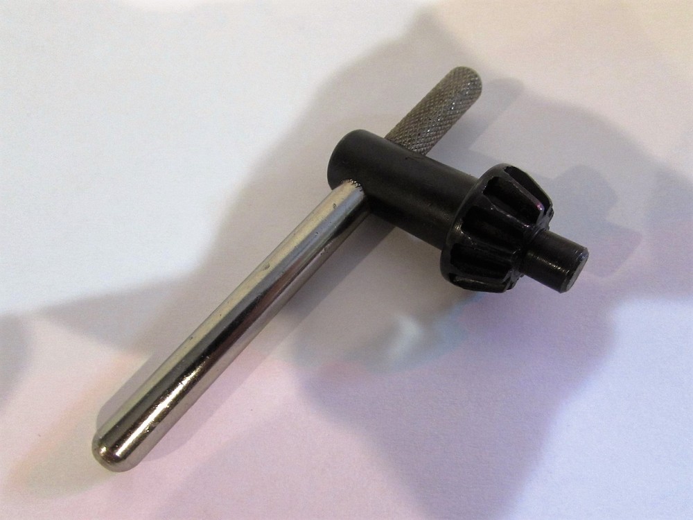 -K2-- CHUCK KEY-- --1/4" PILOT SIZE