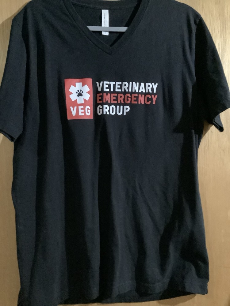 Veterinary Emergency Group T-Shirts Lot