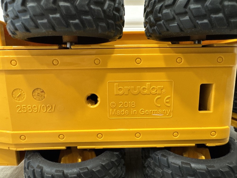 Caterpillar Construction Front End Loader Toy (Bruder 2589/02/) Made In Germany