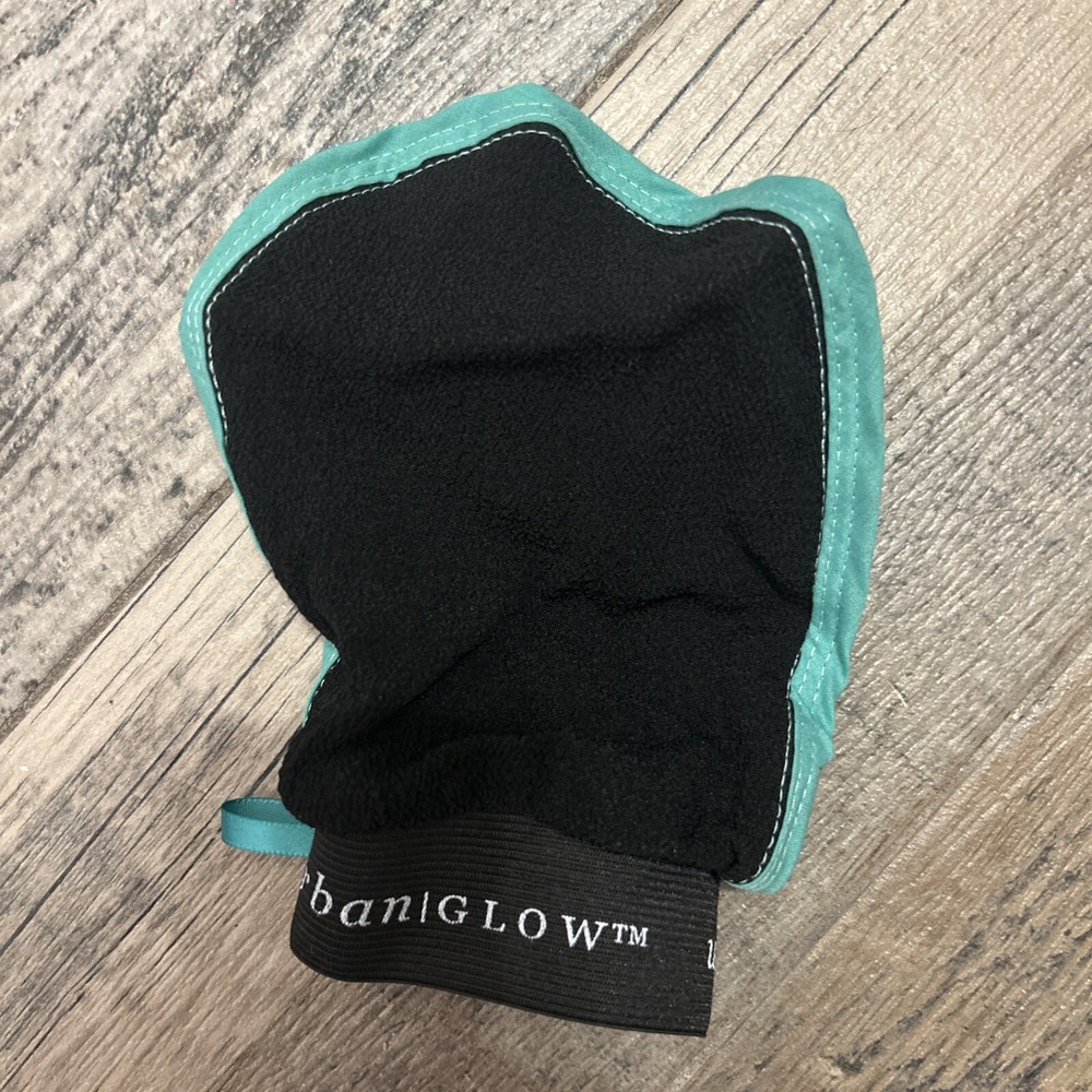Urban Glow Exfoliating Mitt