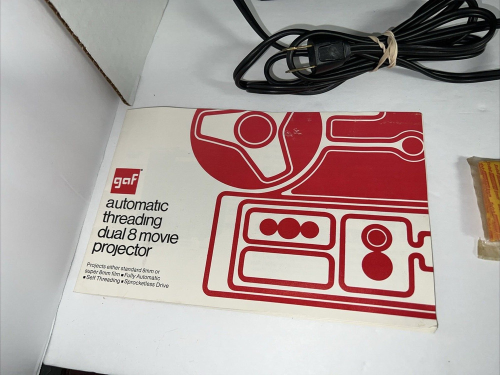 Vintage GAF 8mm Projector 2588-Z PLEASE READ DESCRIPTION