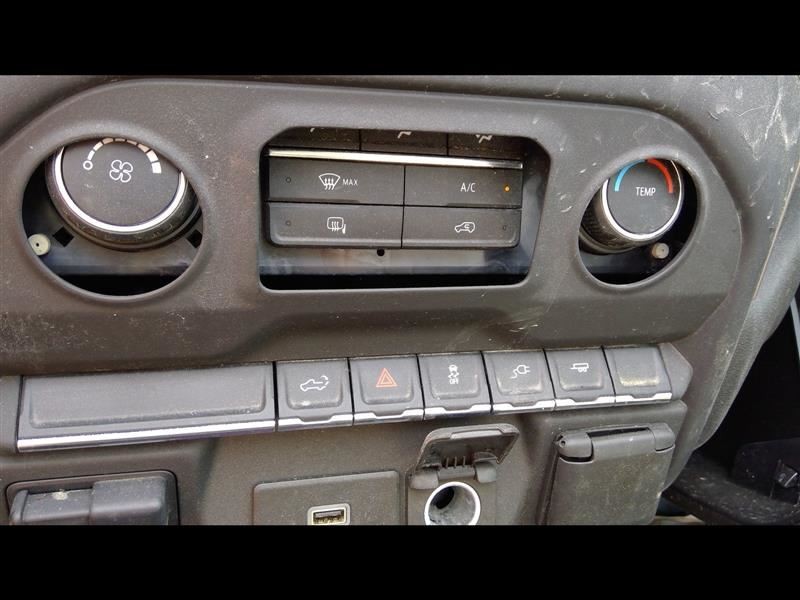 20 SILVERADO Fuse Box Cabin