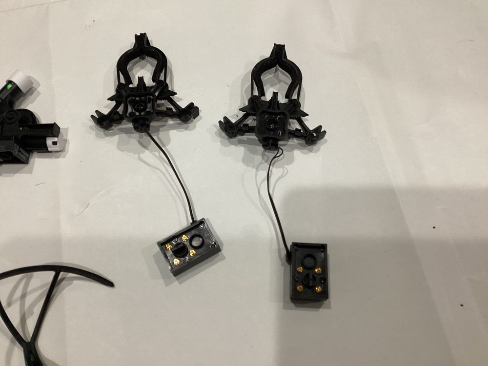 Parrot Fun Mambo Camera Accessory (3)- Cannon / (2) - Grabber / (1)- Hull