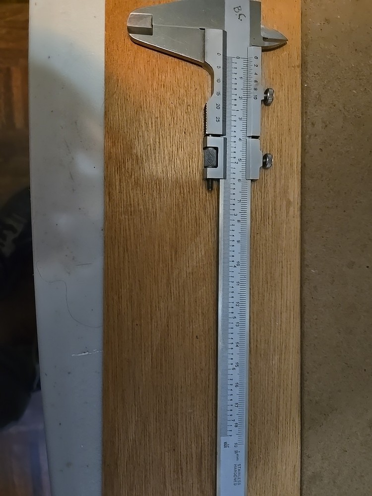 Vernier Caliper w/ Fine Adjustment