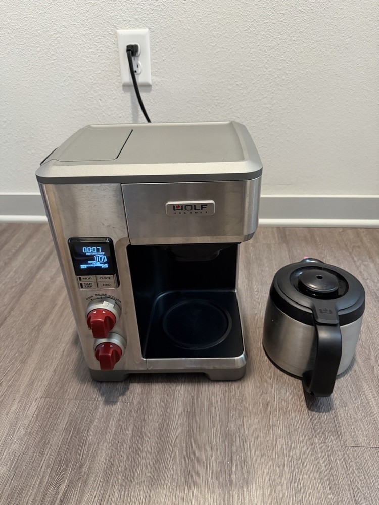 READ Wolf Gourmet Programable Coffee Maker WGCM100S Auto Drip System Red Knobs