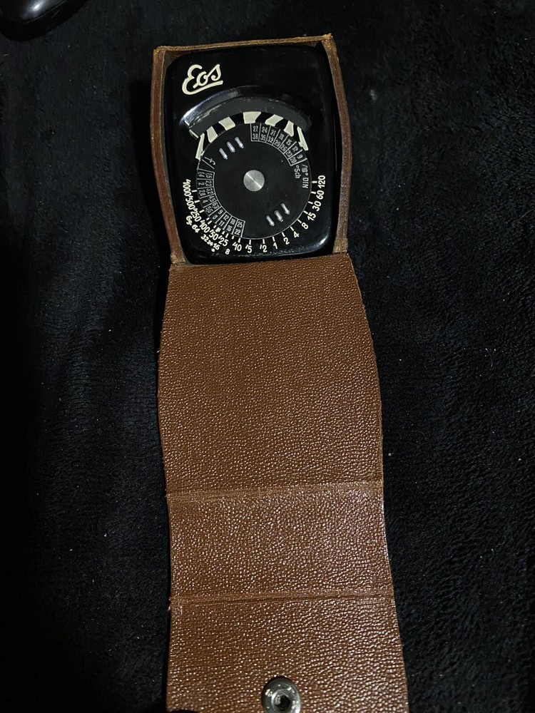 VintageEOS Light Meter With Leather Case lgreat condition