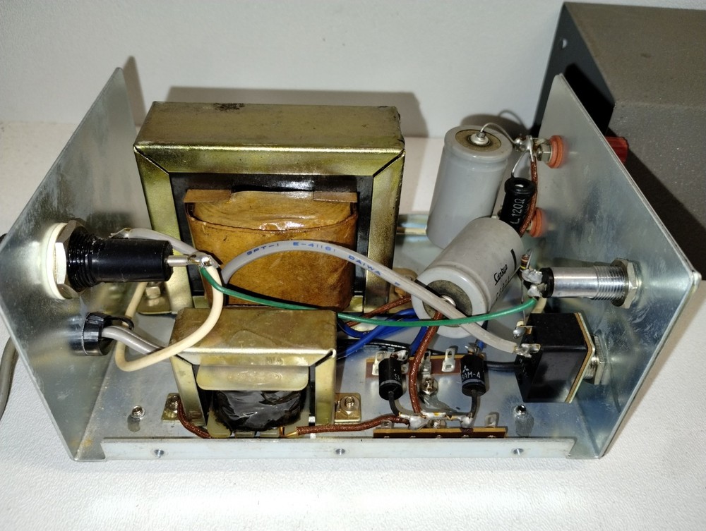 Calrad DC Power Supply Model 45-742