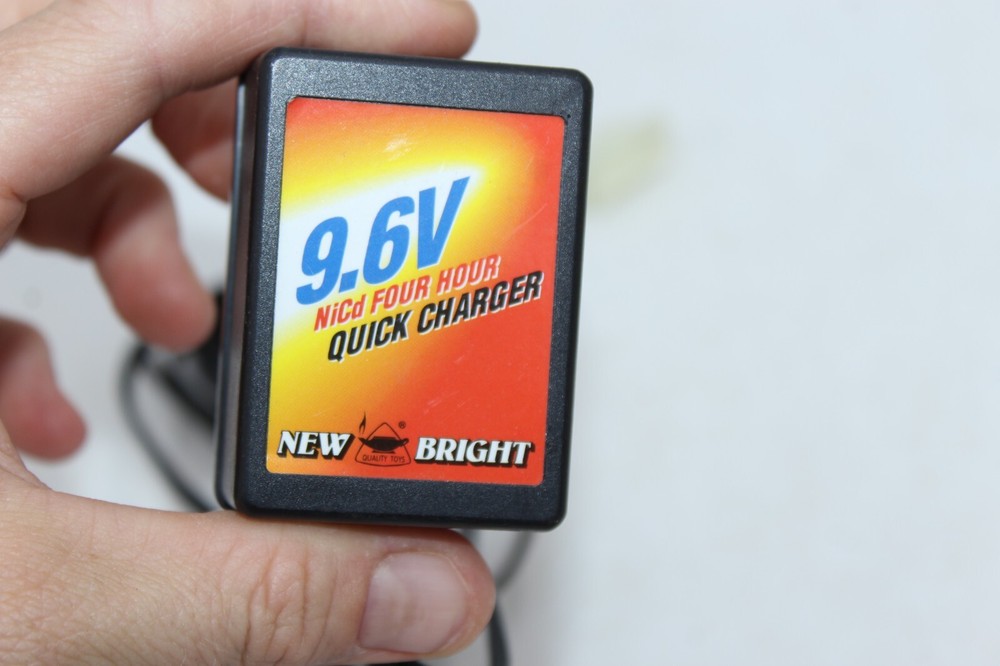 New Bright RC 9.6 V NiCad 4 Hour Quick Charger