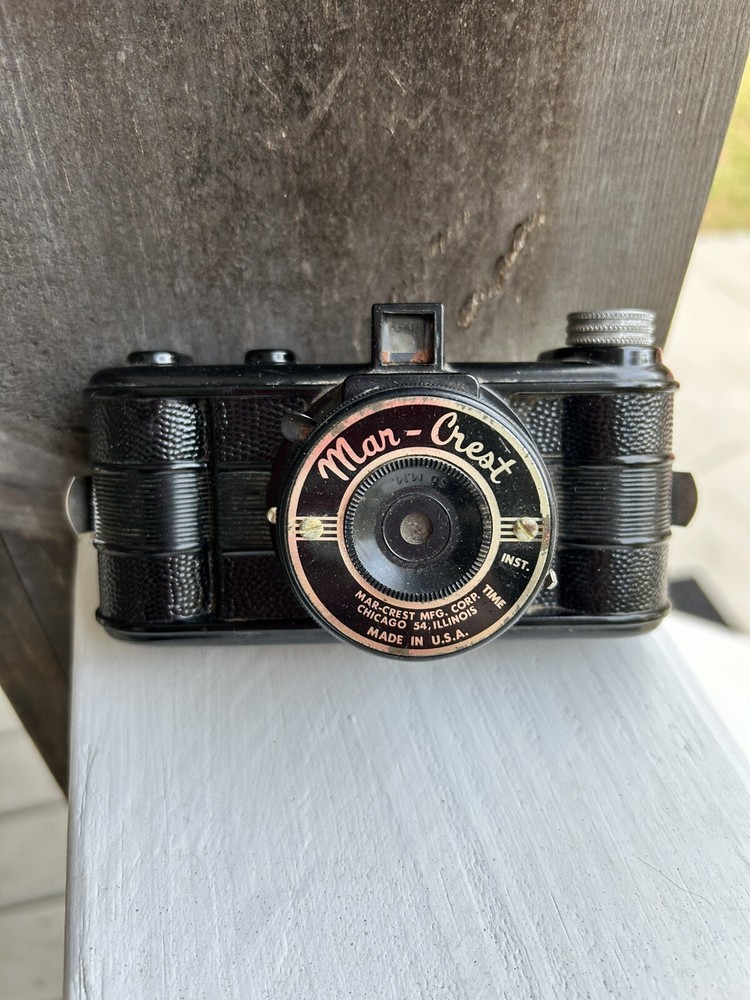 Vintage Mar-Crest Camera Plastic Camera, Untested