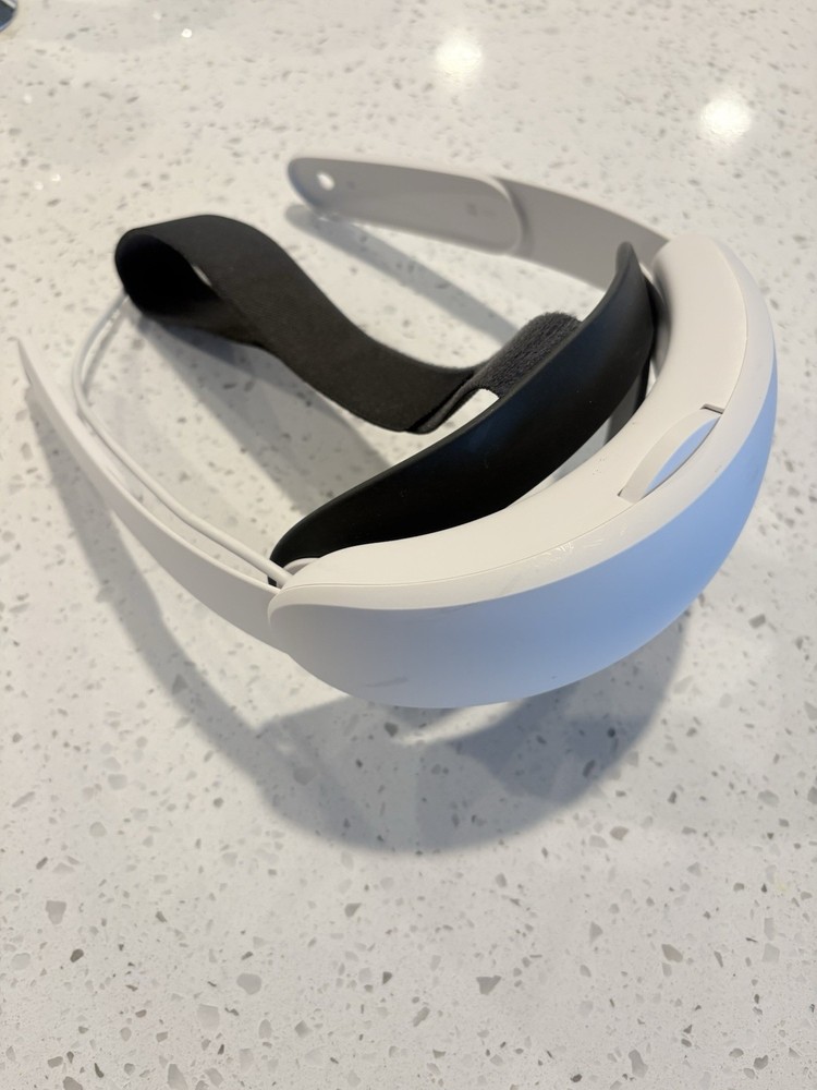 White Extra Battery Vr Headset