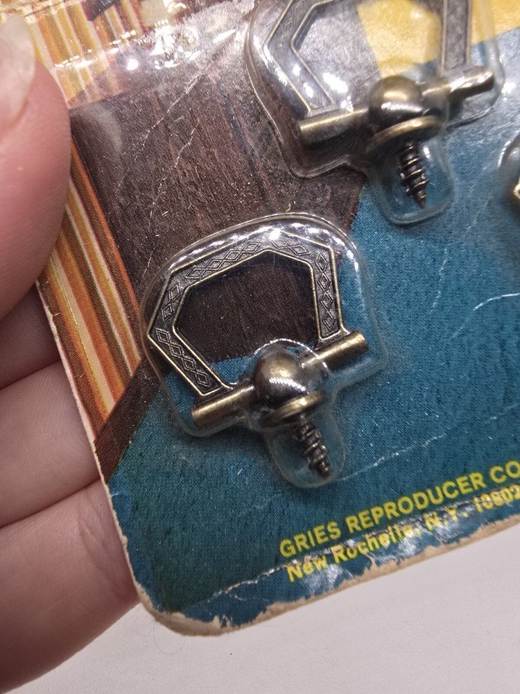 VTG Homecraft decorative Rings Pulls Coronet