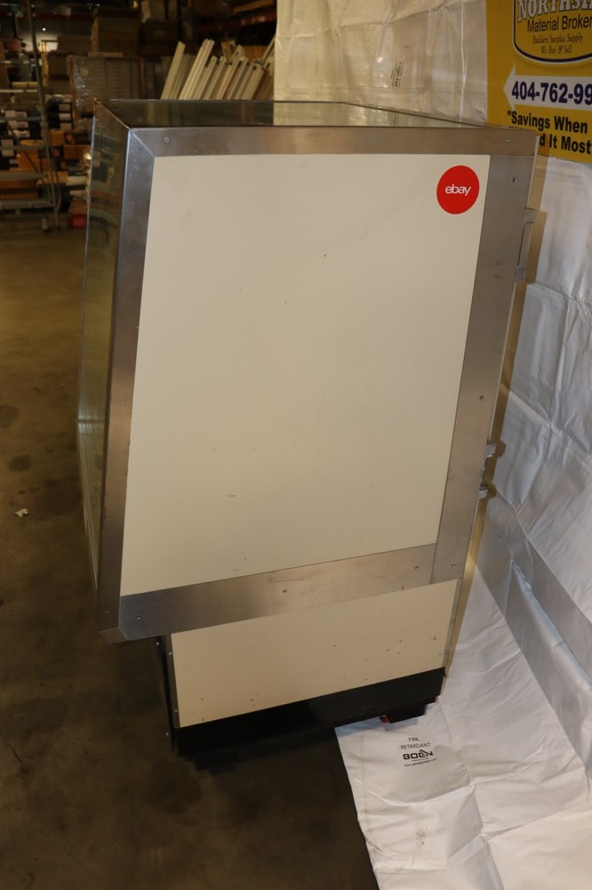 Federal Industries 31505C-2 Refrigerated Display Case, CLEAN, Rolling, Used