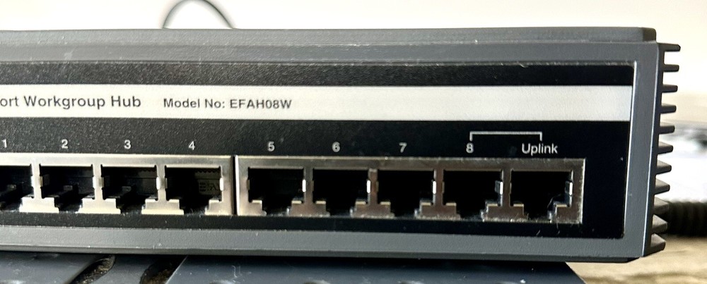 Linksys EtherFast 10/100 Auto-Sensing EFAH08W 8-Port Workgroup External Hub