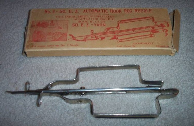 AUTOMATIC HOOK RUG NEEDLE & BOX WONDERART NO 3 VINTAGE