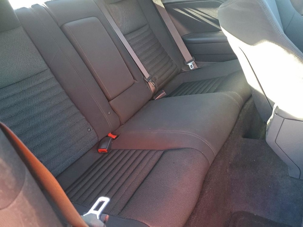 CHALLENGE 2014 Glove Box 4933839