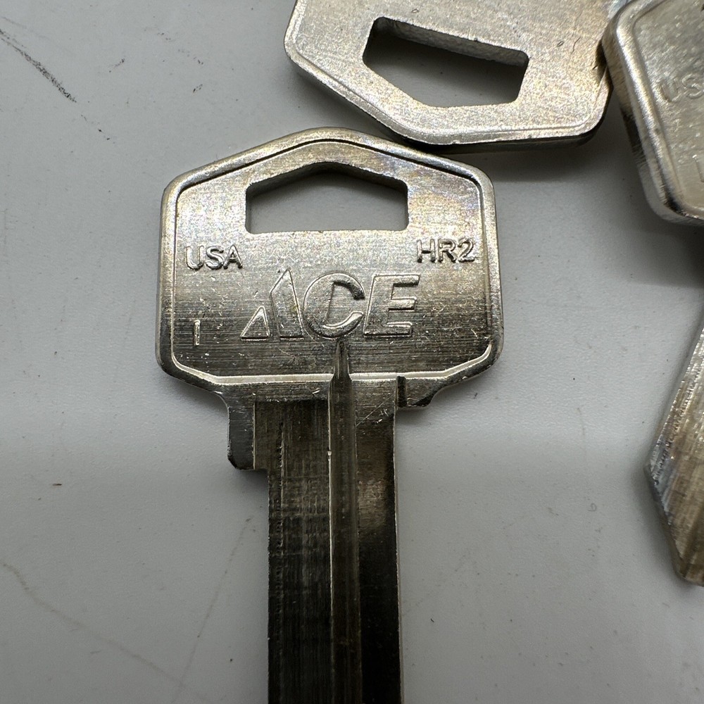 HR2 Key Blank