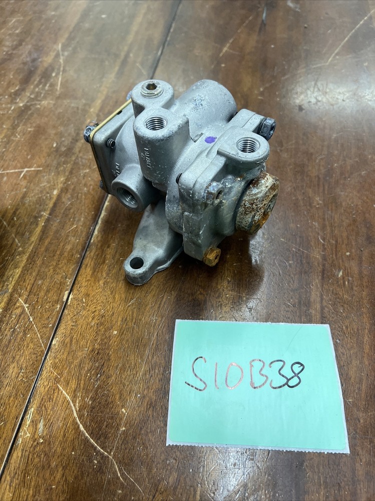 103081cx air valve Bendix