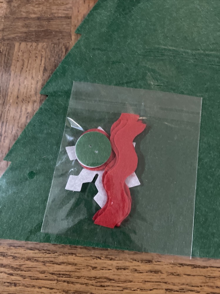 Crafters Square Large Felt Ornament Kit Tree