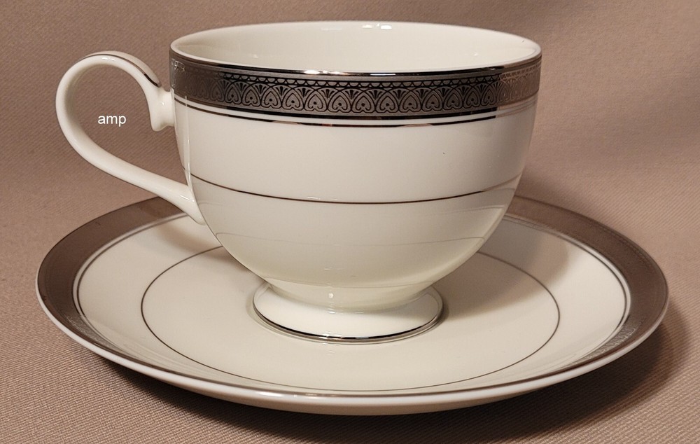 Mikasa Palatial Platinum 5 Piece Place Setting with FRUIT BOWL EXCELLENT!