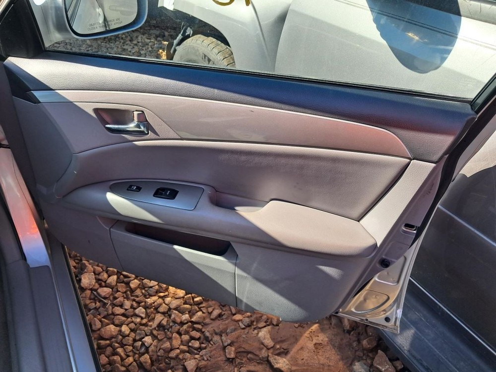 AVALON 2006 Glove Box 4765756