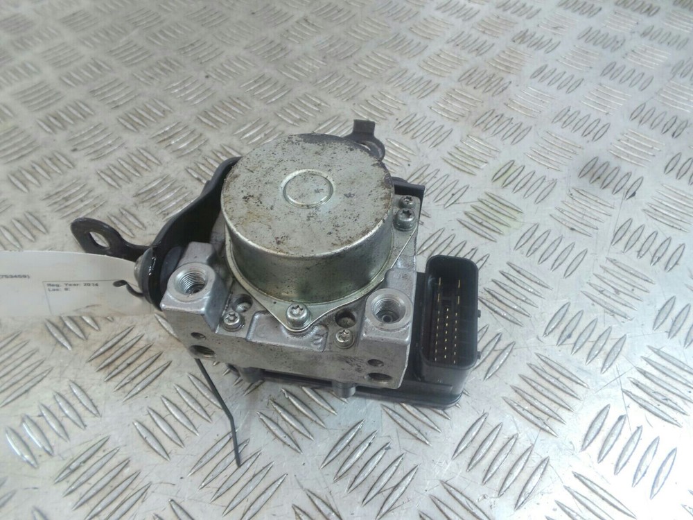 2014 TRIUMPH TIGER SPORT 1050 ABS Pump